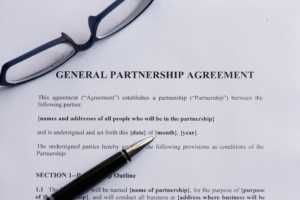 Which of the following is an advantage of the general partnership form of business organization?